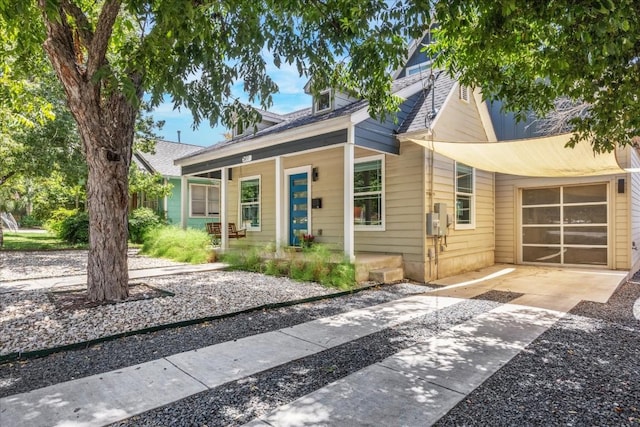 view of front of property featuring covered porch