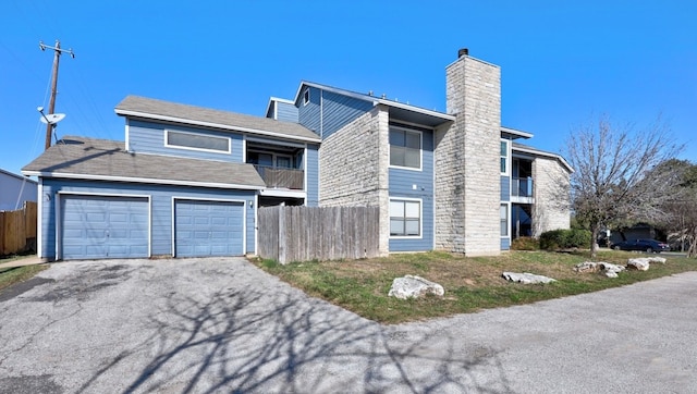 view of front property featuring a garage