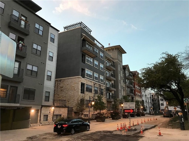 2502 Leon St Unit 317, Austin, TX 78705 - view of apartment building / complex