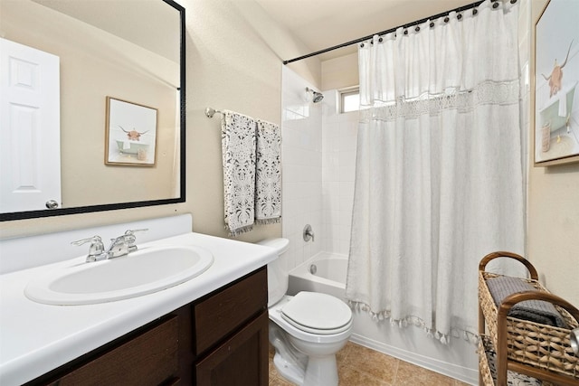 full bathroom with shower / bath combo with shower curtain, vanity, and toilet