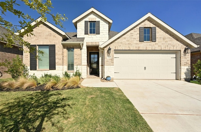 view of front of home with a front lawn