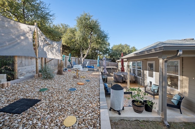 view of yard featuring a patio