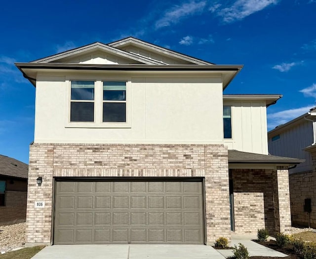 view of front facade with a garage