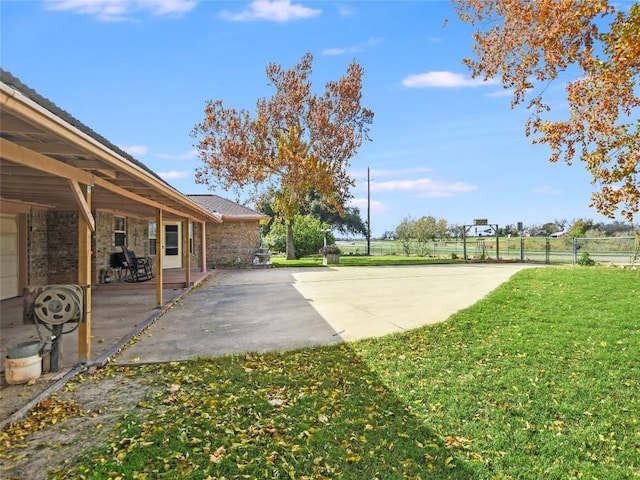 view of yard featuring a patio