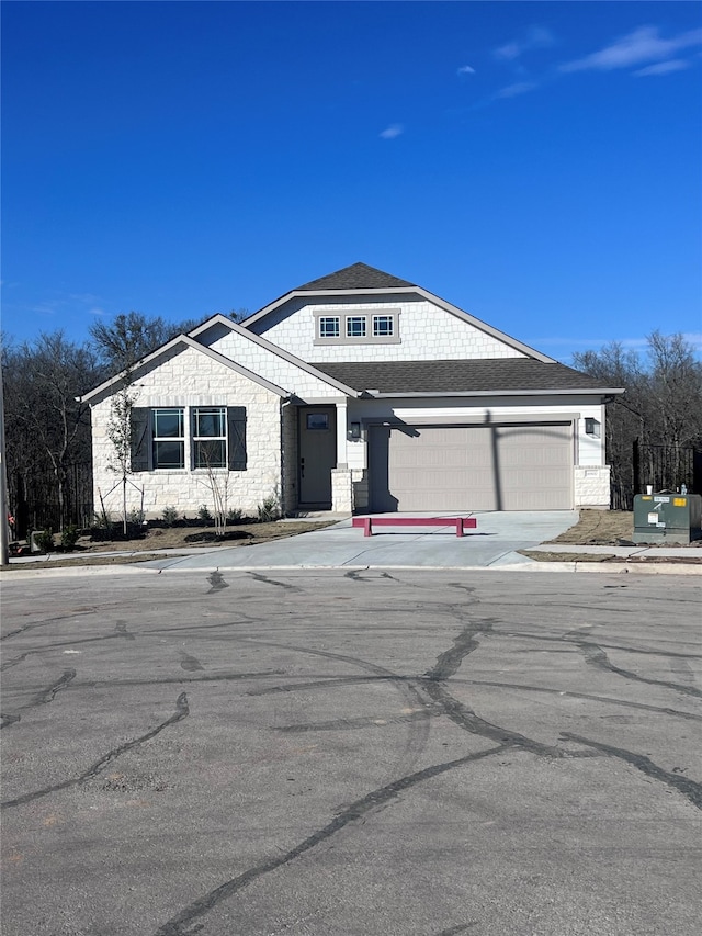 view of front facade with a garage