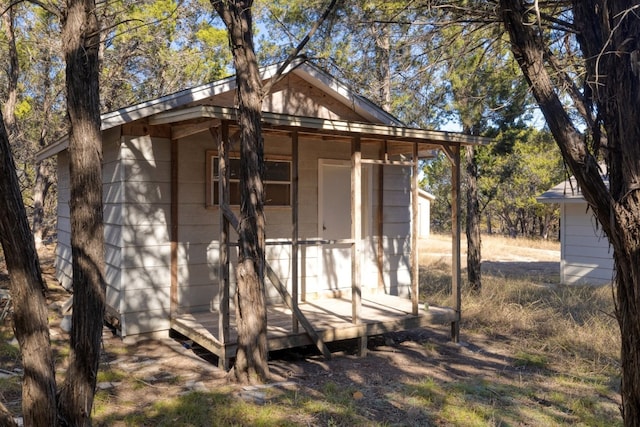 view of outdoor structure