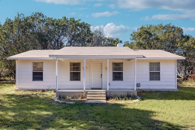 view of front of house featuring a porch and a front yard