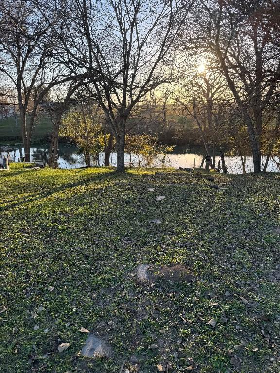 view of yard featuring a water view