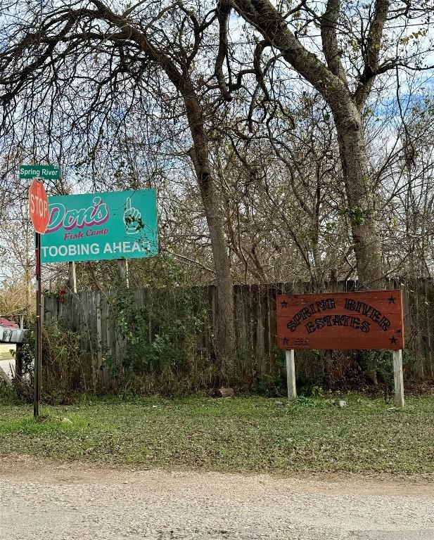 282 Spring River Dr, Martindale, TX 78655 - view of community sign