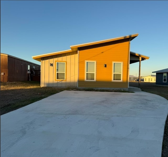 427 Pintail Loop, San Marcos, TX 78666 - view of front of property with board and batten siding