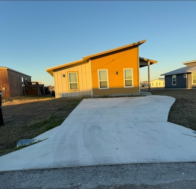 427 Pintail Loop, San Marcos, TX 78666 - view of front of property featuring board and batten siding