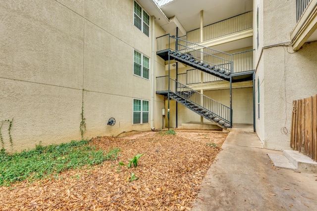 910 Duncan Ln Unit 50, Austin, TX 78705 - view of exterior entry with stucco siding