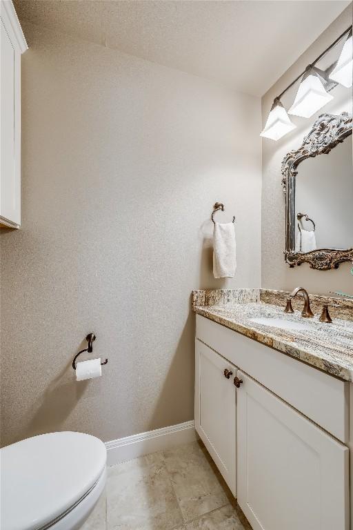 3500 Lohmans Ford Rd Unit 71, Lago Vista, TX 78645 - bathroom with vanity and toilet