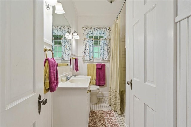 371 Youngs Prairie Rd, Elgin, TX 78621 - bathroom featuring vanity, toilet, tile patterned floors, a shower with shower curtain, and ornamental molding