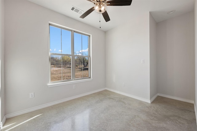 empty room featuring ceiling fan