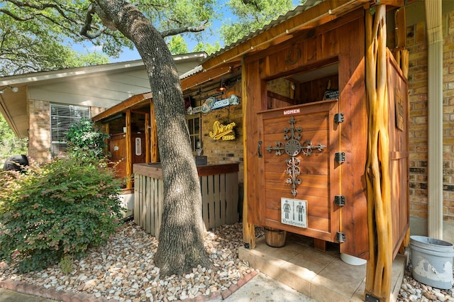 view of property entrance