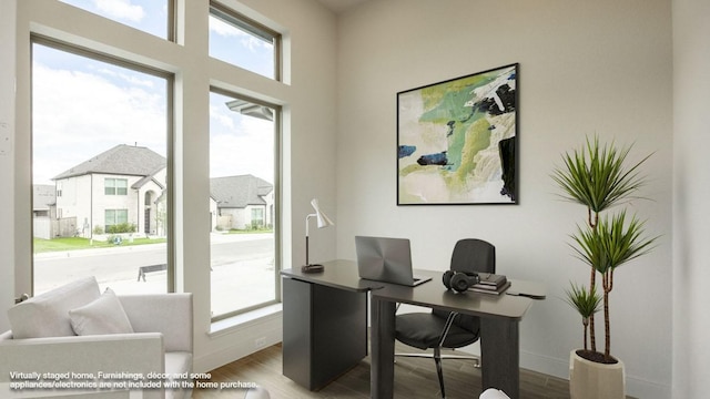 102 Iva Ln, Georgetown, TX 78628 - office space with wood finished floors and baseboards