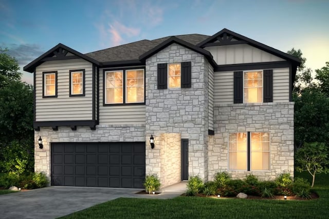 view of front facade featuring a garage