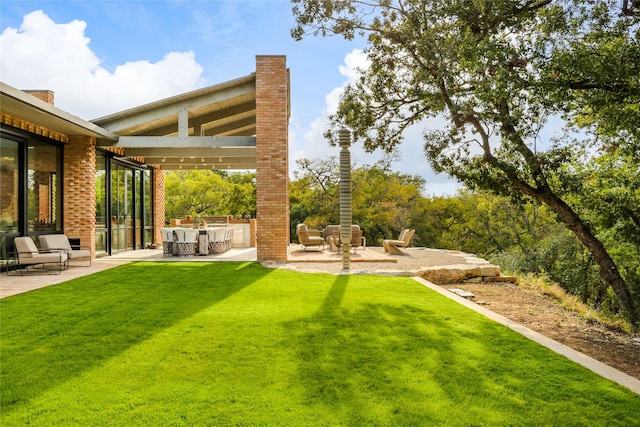 view of yard with a patio