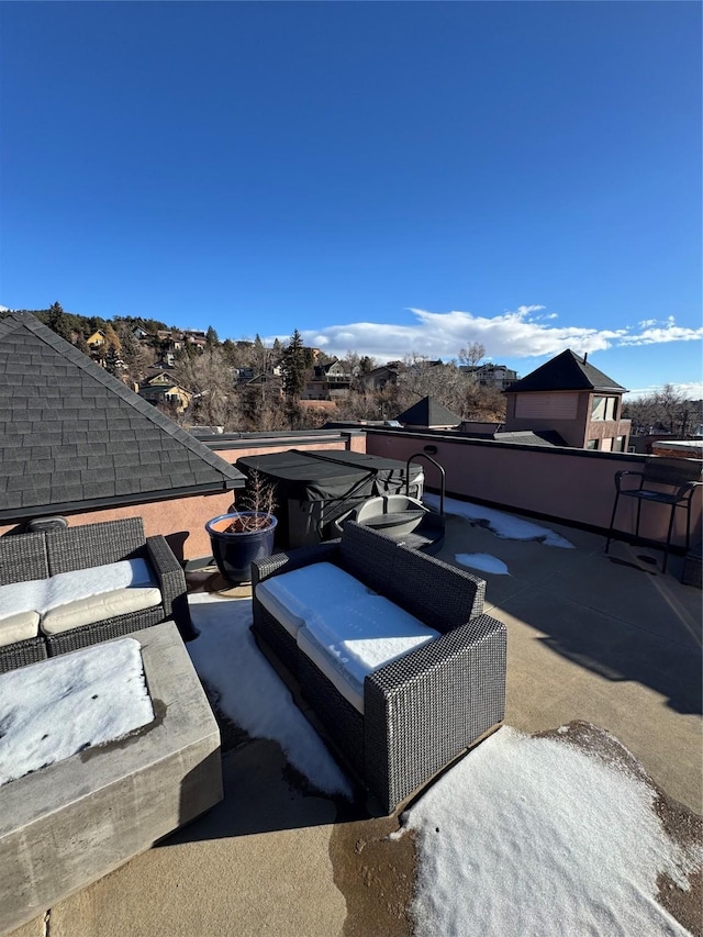 view of patio with an outdoor fire pit