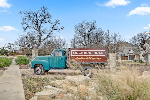 view of community / neighborhood sign