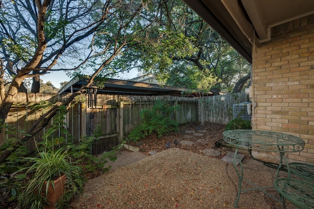 8233 Summer Side Dr Unit 172, Austin, TX 78759 - fenced backyard featuring a patio area