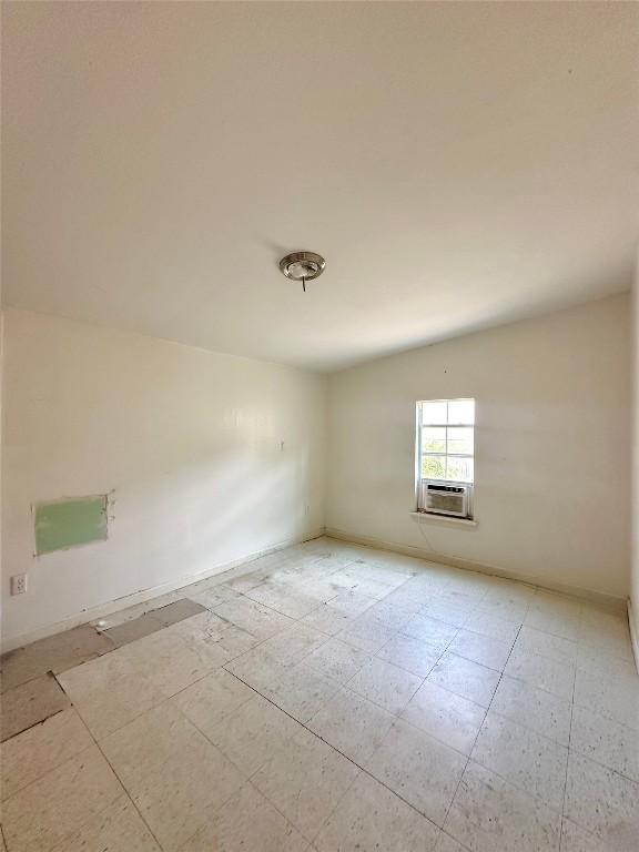 820 Chihuahua St, Lockhart, TX 78644 - empty room featuring cooling unit