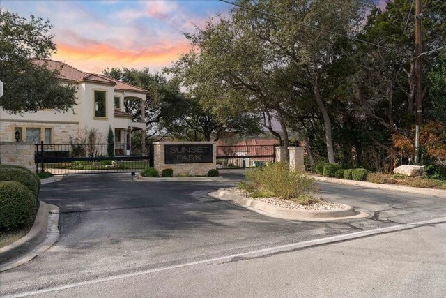 9 Sunset Park Cv, Lakeway, TX 78734 - view of community sign