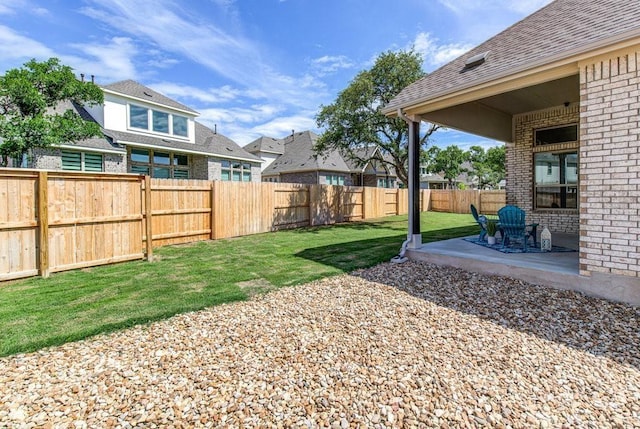 view of yard featuring a patio