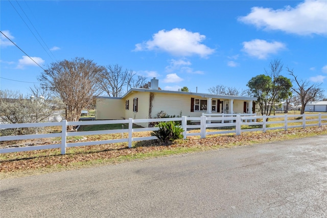 view of front of property