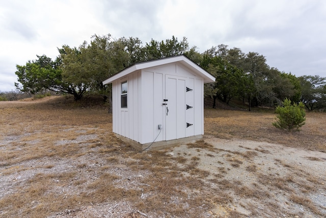 view of outdoor structure