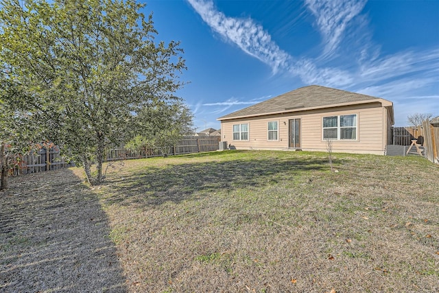 exterior space featuring a lawn