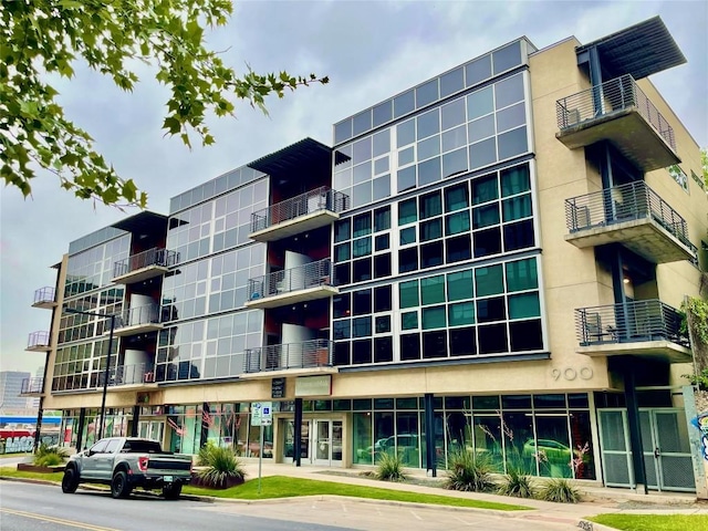601 E Brushy St Unit 204, Austin, TX 78702 - photo 1