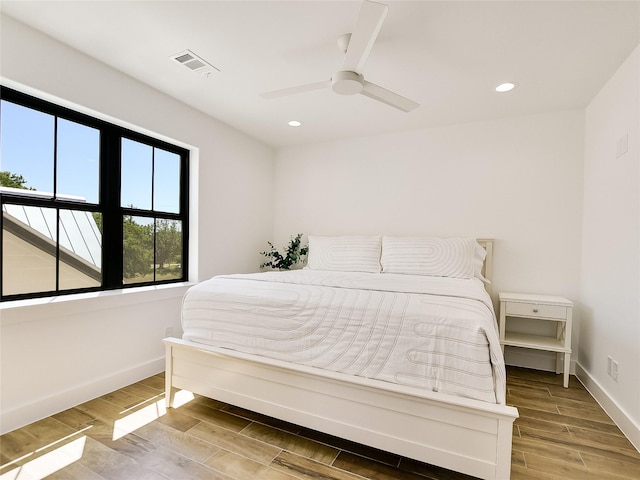 bedroom featuring ceiling fan