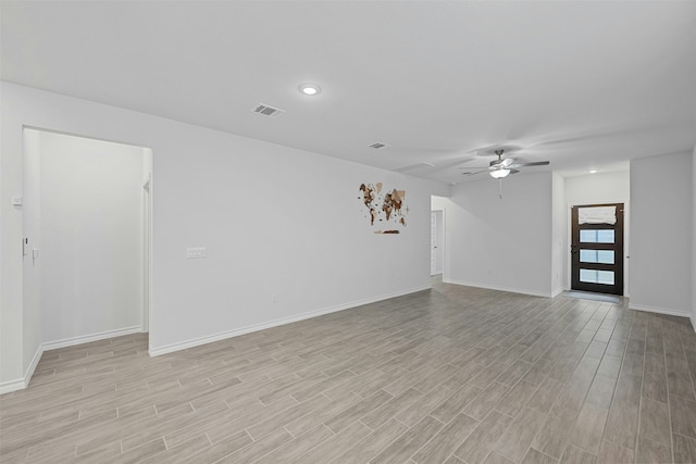 empty room with ceiling fan