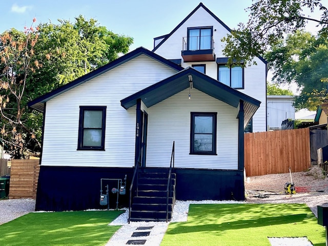 view of front of house with a front yard