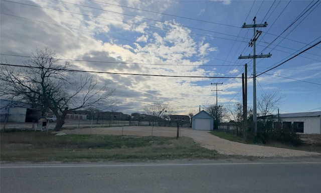 Listing photo 2 for 1411 S Commerce St, Lockhart TX 78644