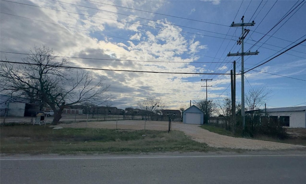 1411 S Commerce St, Lockhart, TX 78644 - photo 2