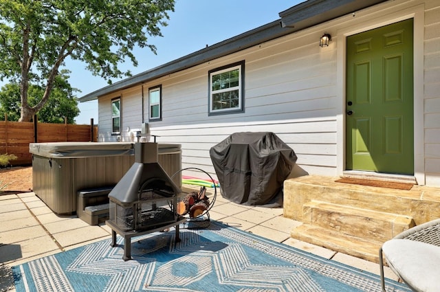 407 S Pine St, Georgetown, TX 78626 - view of patio / terrace featuring a hot tub