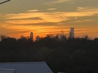 view of yard at dusk