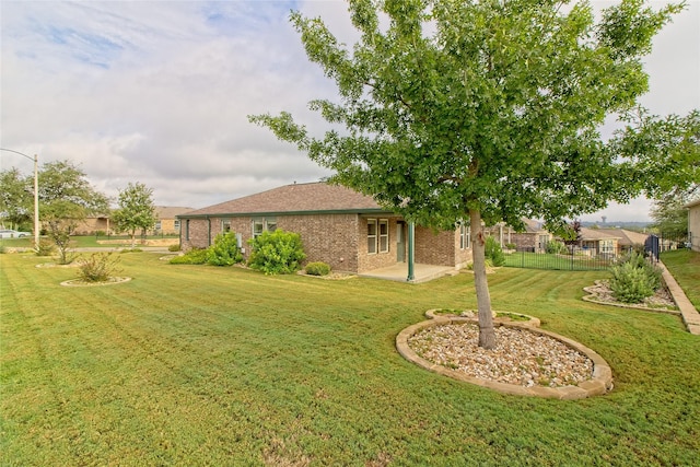 view of yard with a patio area