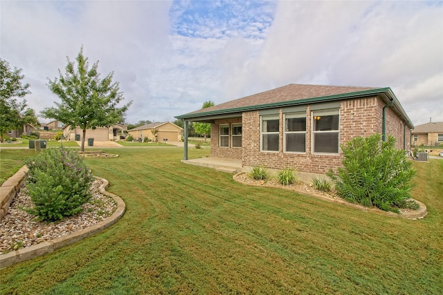 view of yard with a patio