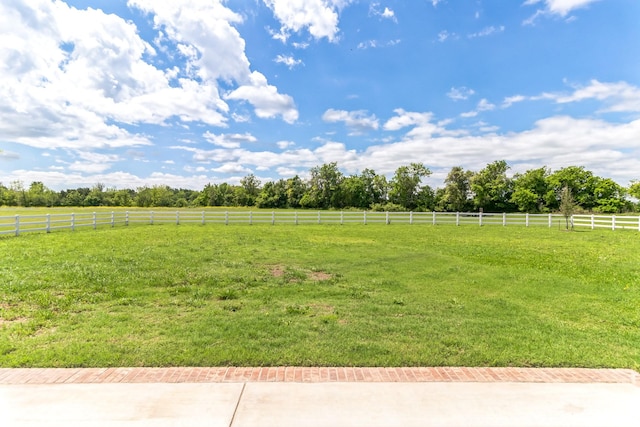 view of yard featuring a rural view