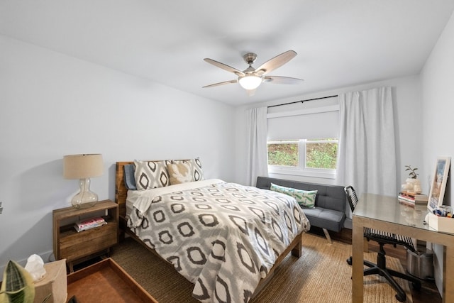 bedroom featuring ceiling fan