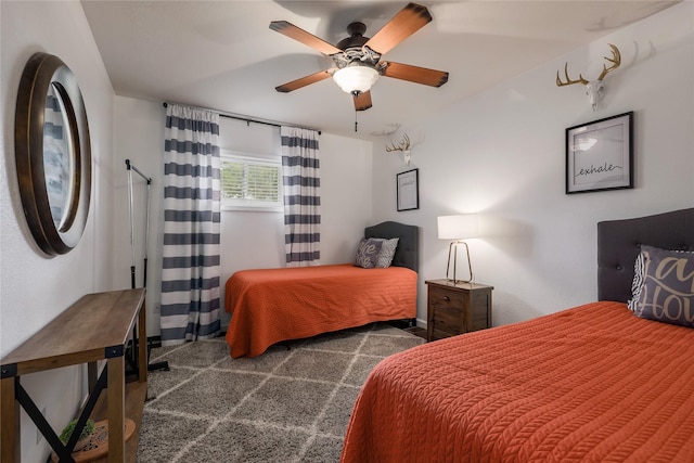 bedroom with ceiling fan