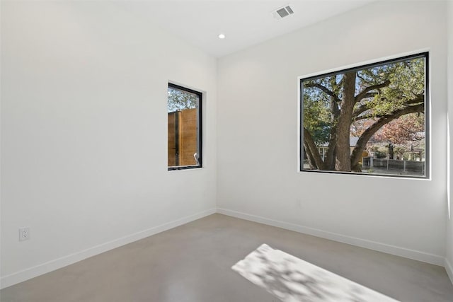 2512 Ridgeview St, Austin, TX 78704 - empty room featuring baseboards and recessed lighting