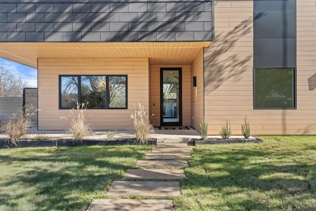 2512 Ridgeview St, Austin, TX 78704 - entrance to property with a lawn