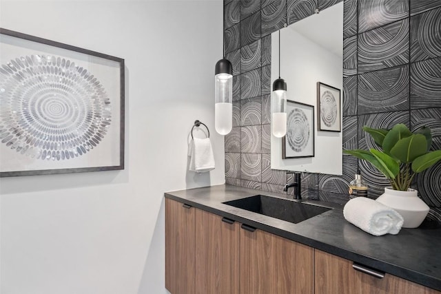 2512 Ridgeview St, Austin, TX 78704 - bathroom with vanity