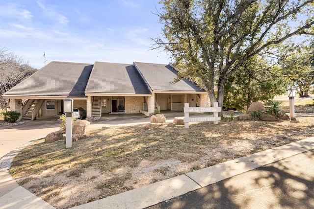 view of front of house featuring a carport