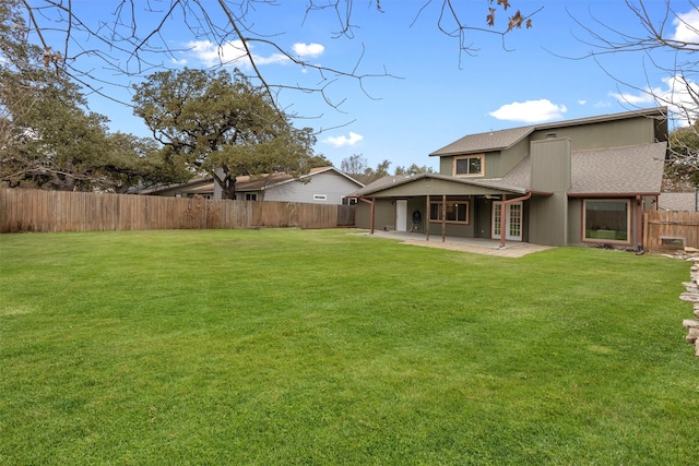 view of yard featuring a patio area